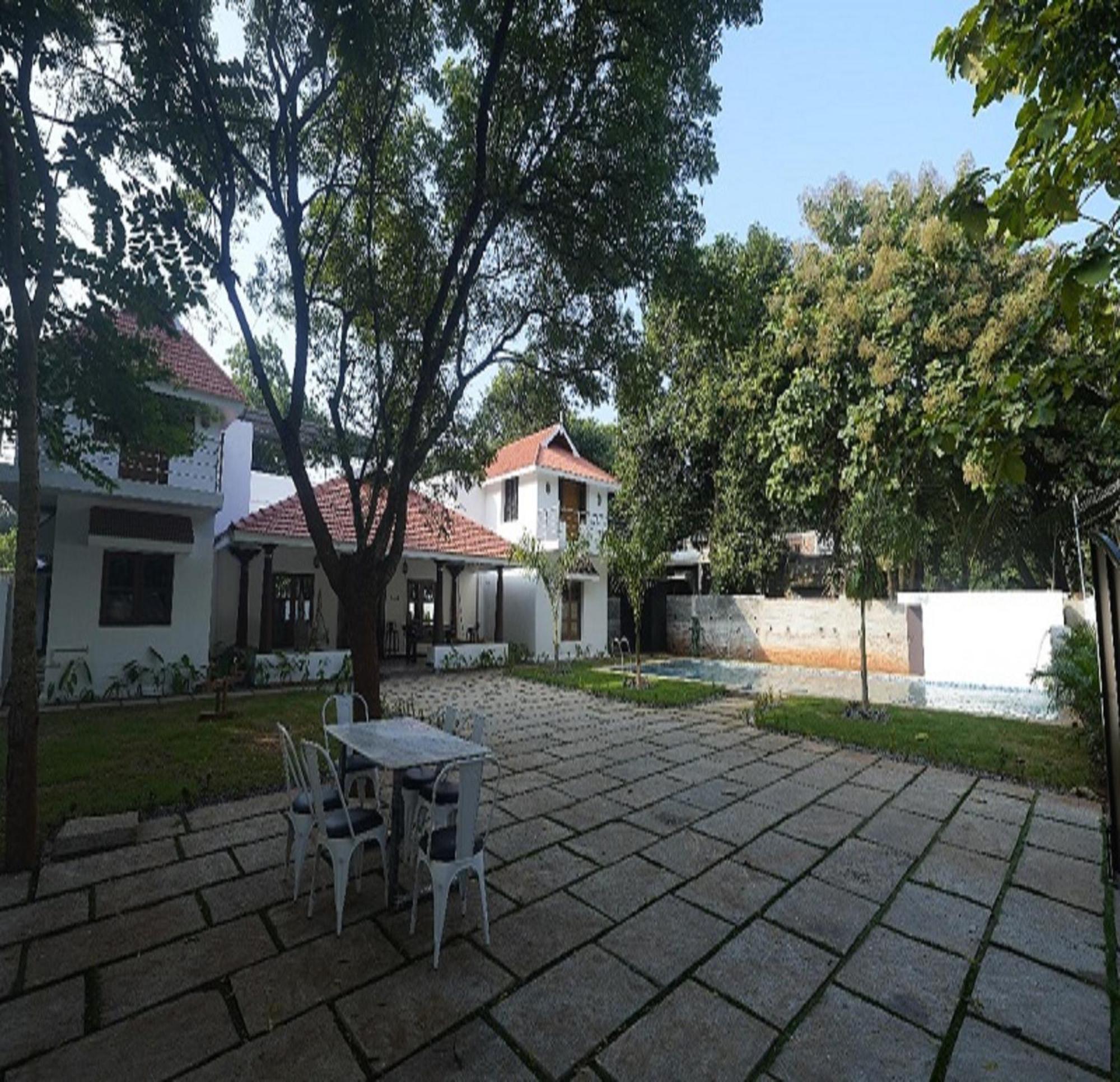 Courtyard Castle Heritage Resort Pondichéry Extérieur photo