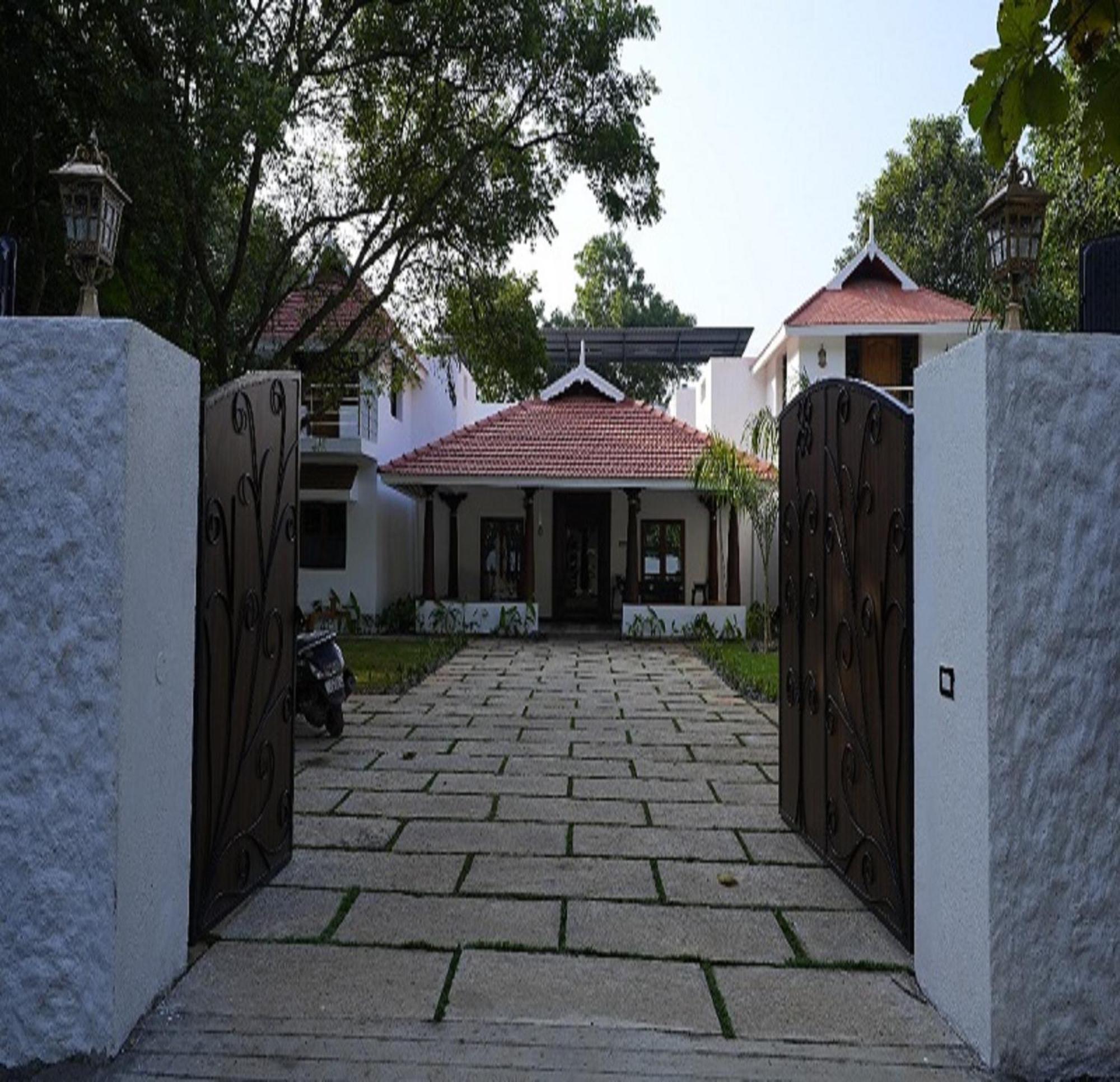 Courtyard Castle Heritage Resort Pondichéry Extérieur photo