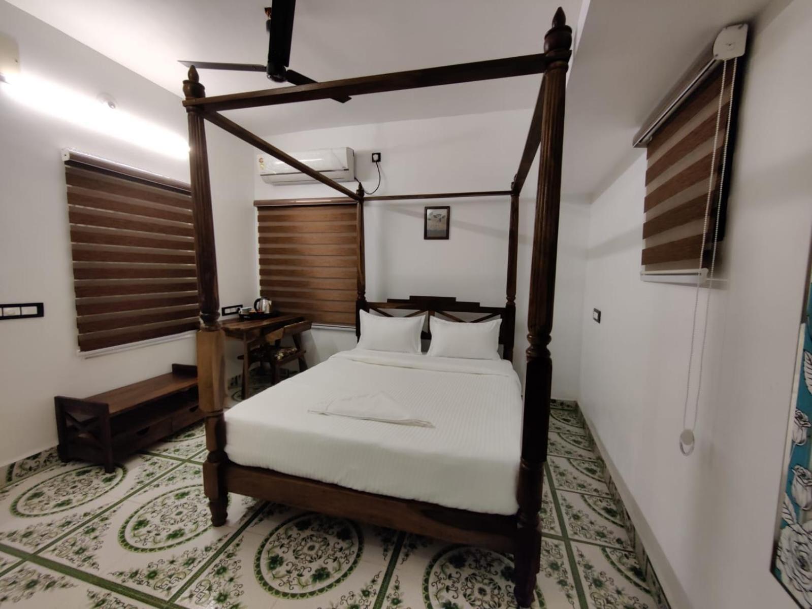 Courtyard Castle Heritage Resort Pondichéry Extérieur photo