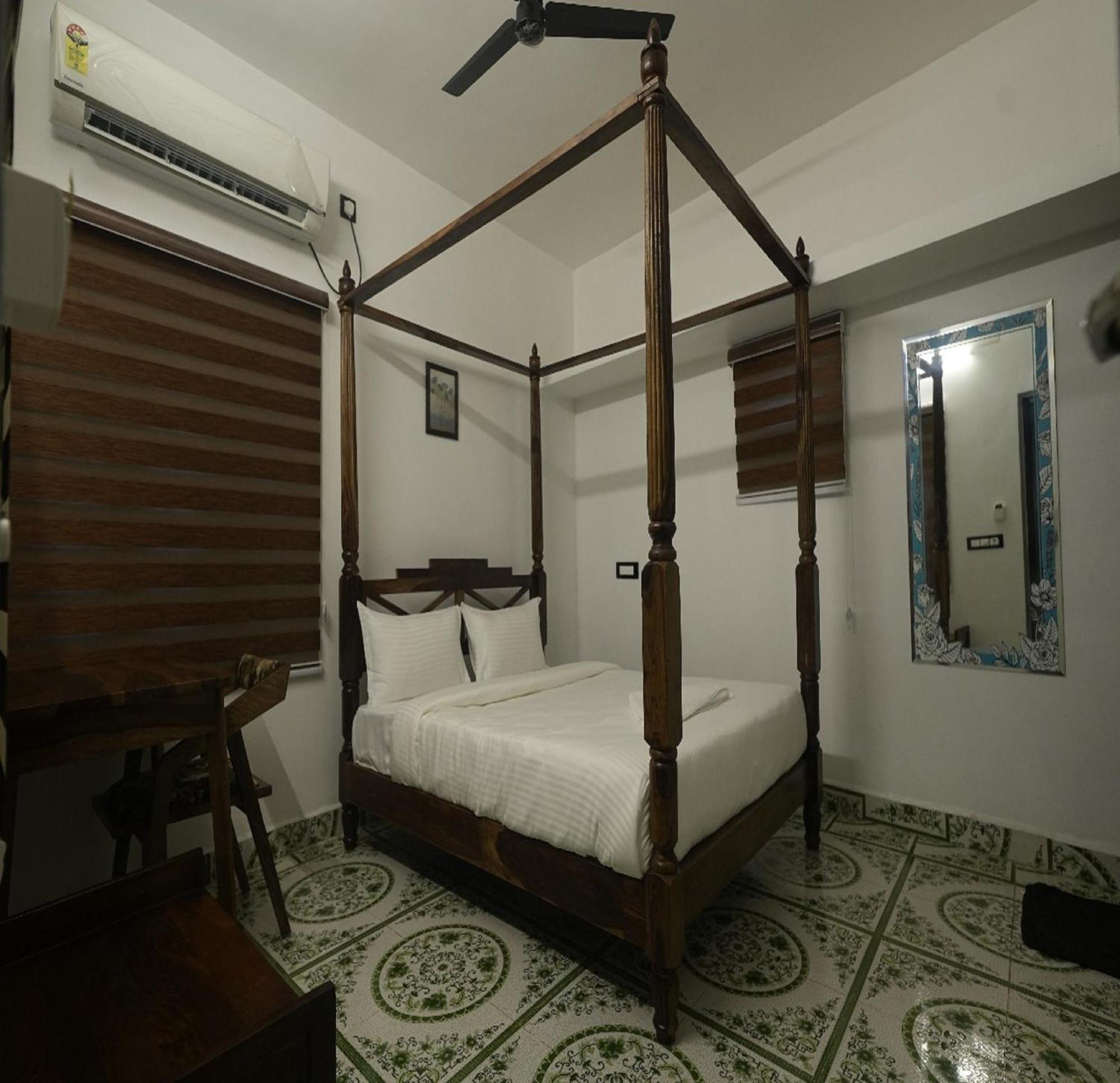 Courtyard Castle Heritage Resort Pondichéry Extérieur photo